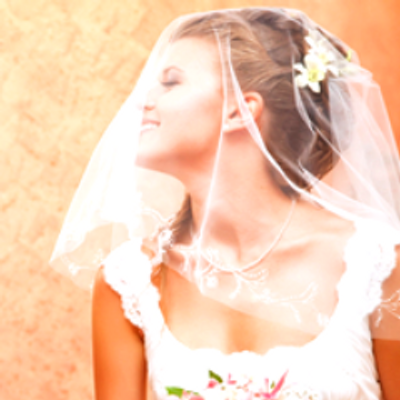 Profile Picture of Sophia Everett (@luxeweddingscan) on Twitter