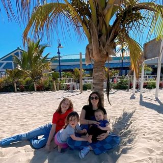 Profile Picture of Amanda Burkart (@amanda_elizabeth) on Instagram