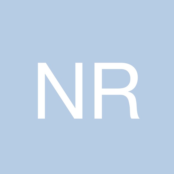 Profile Picture of Nell Roberts (@nellgroberts) on Poshmark