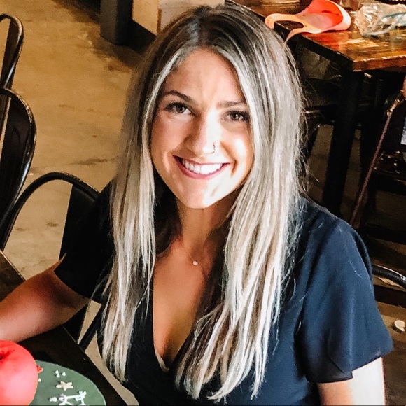 Profile Picture of Macey Wolfenbarger (@cleo092294) on Poshmark