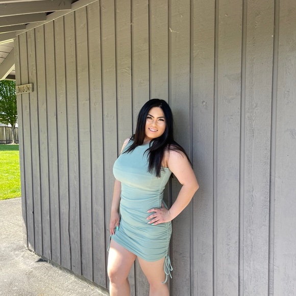 Profile Picture of Sophia Hussainee (@sophiahuss10) on Poshmark