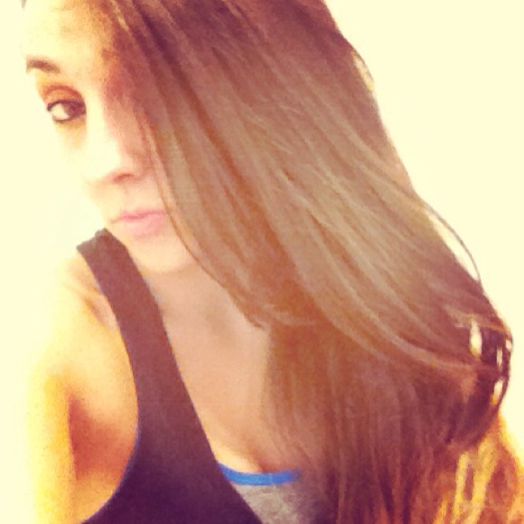 Profile Picture of Alex Uhl (@aluhlll) on Poshmark