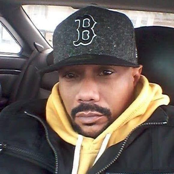 Profile Picture of Roberto Pouncey (@roberto2) on Poshmark