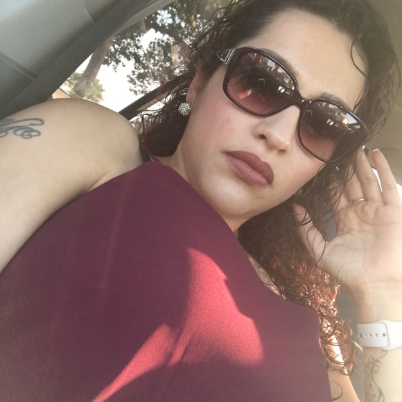 Profile Picture of Daniela Chavez (@daniela510) on Poshmark