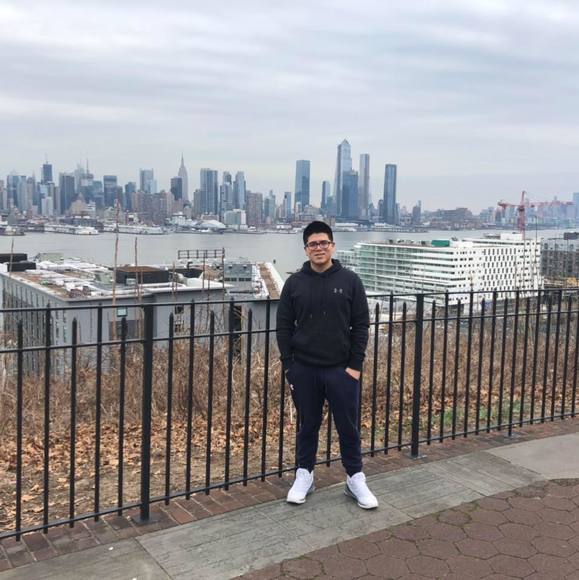 Profile Picture of Daniel Manosalvas (@dmanosalvas) on Poshmark