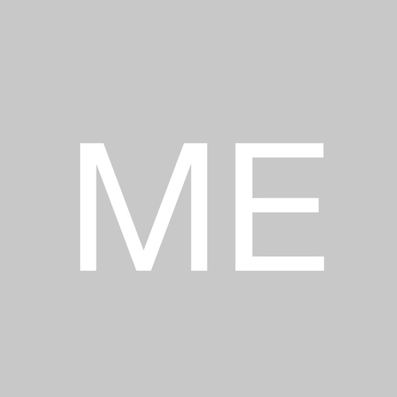 Profile Picture of Melody Englehart (@melodyenglehart) on Poshmark