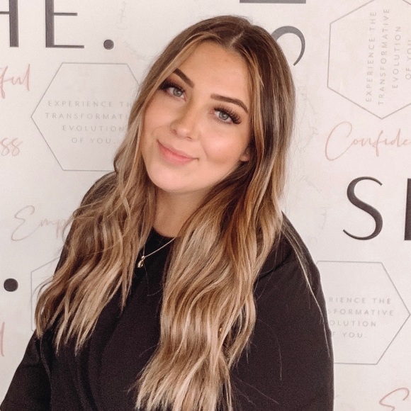 Profile Picture of Katie Tremelling (@katietremelling) on Poshmark