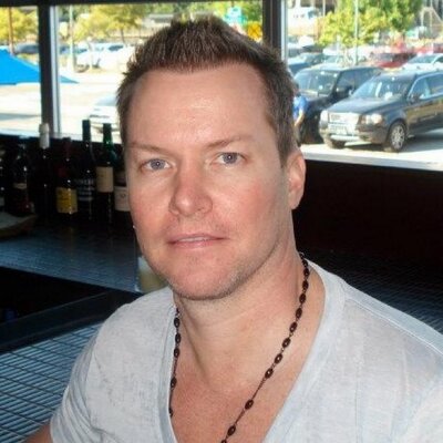 Profile Picture of Stephen Wilburn (@onthetopspot) on Twitter