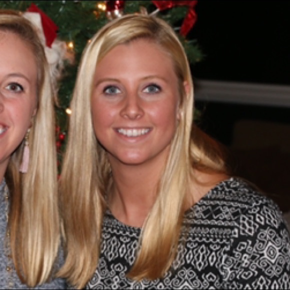 Profile Picture of Taylor Contino (@taycontino) on Poshmark