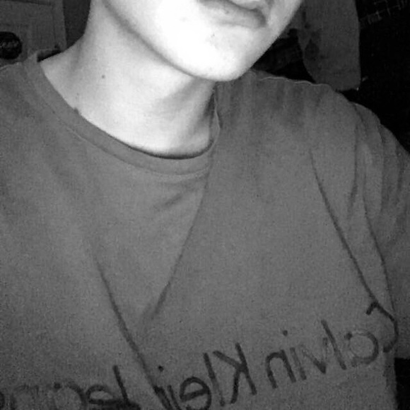 Profile Picture of Vincent Robles (@vincentr1390) on Poshmark