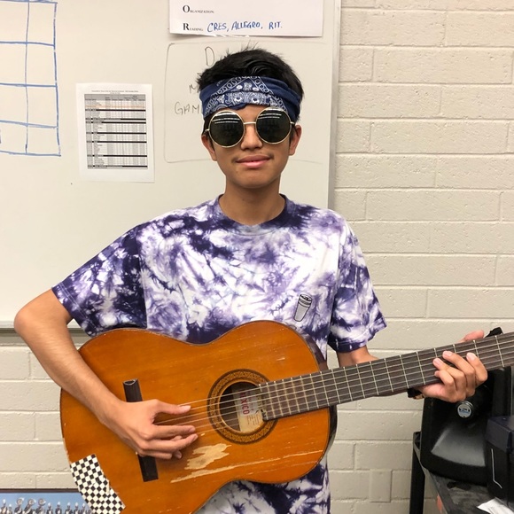 Profile Picture of George Osuna (@george079) on Poshmark