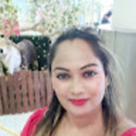 Profile Picture of Roshni Weselmann (@roshniweselmann) on Poshmark