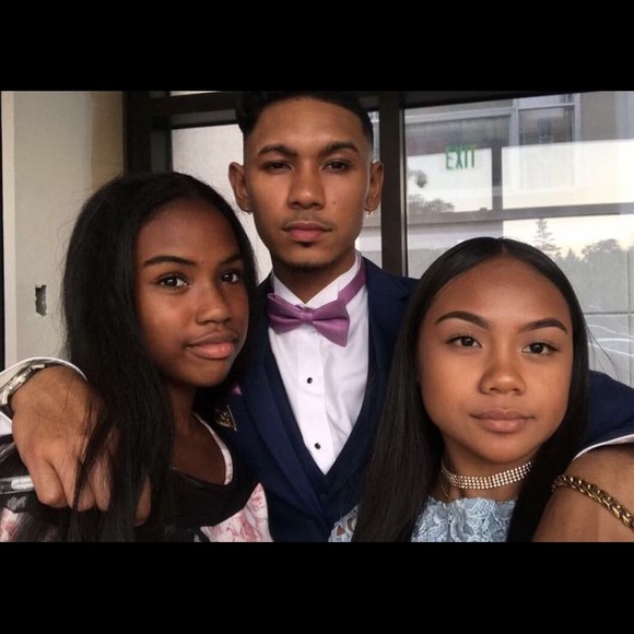 Profile Picture of Benjamin Lowes (@benjilowes) on Poshmark