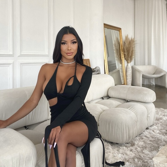 Profile Picture of Jenna Charlette (@jennacharlette) on Poshmark