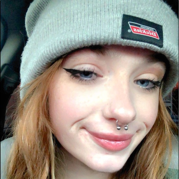 Profile Picture of Kylie Vandevelde (@kyliesv3) on Poshmark