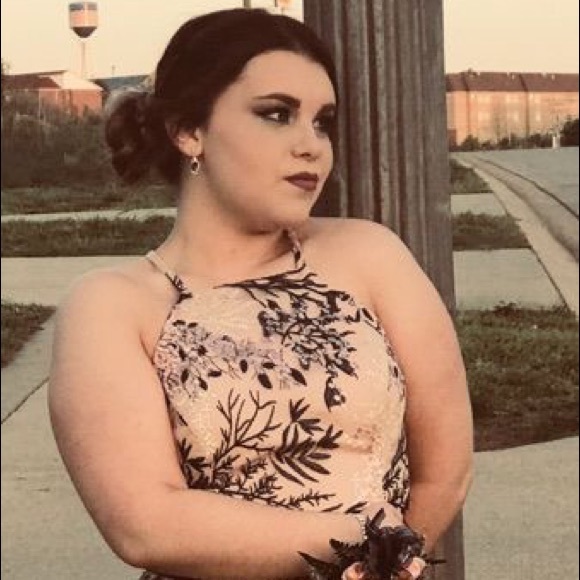Profile Picture of Emily Connor (@connoremily11) on Poshmark