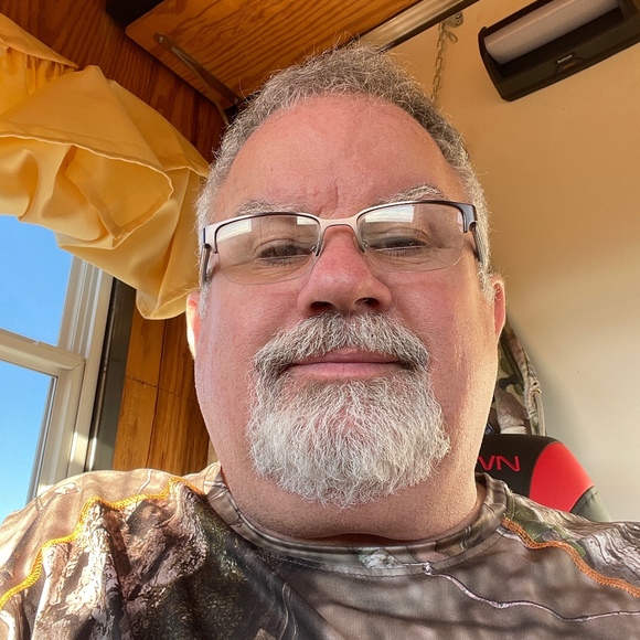 Profile Picture of Larry Rowden (@larryrowden) on Poshmark