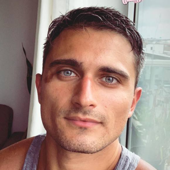 Profile Picture of Eugene Resnick (@eugeneresnick) on Poshmark