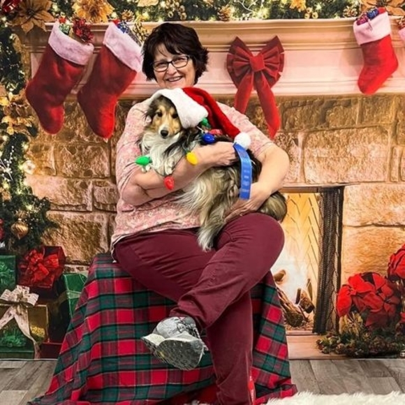 Profile Picture of Tammy gibson Hollibaugh (@t_hollibaugh) on Poshmark