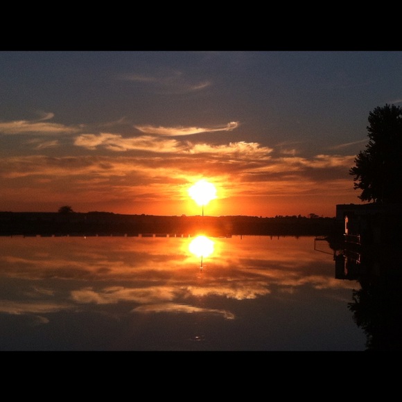 Profile Picture of Carolyn Rosengarten (@carolee1951) on Poshmark