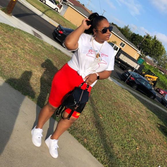 Profile Picture of Briana Chandler (@briavenuee) on Poshmark