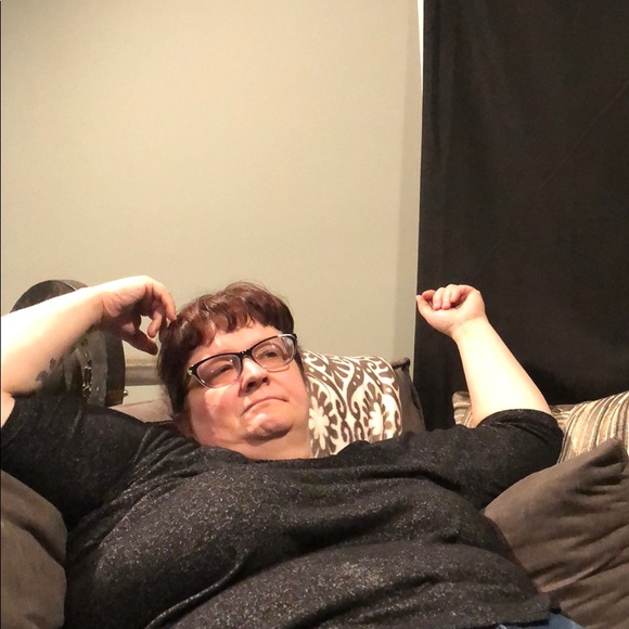 Profile Picture of Lynn Crory (@lynncrory72) on Poshmark