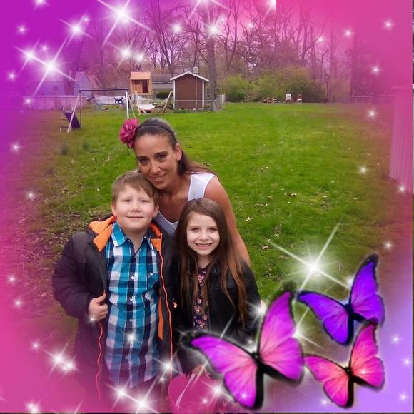 Profile Picture of Sunsiraye Dildine (@sunsirayed) on Poshmark