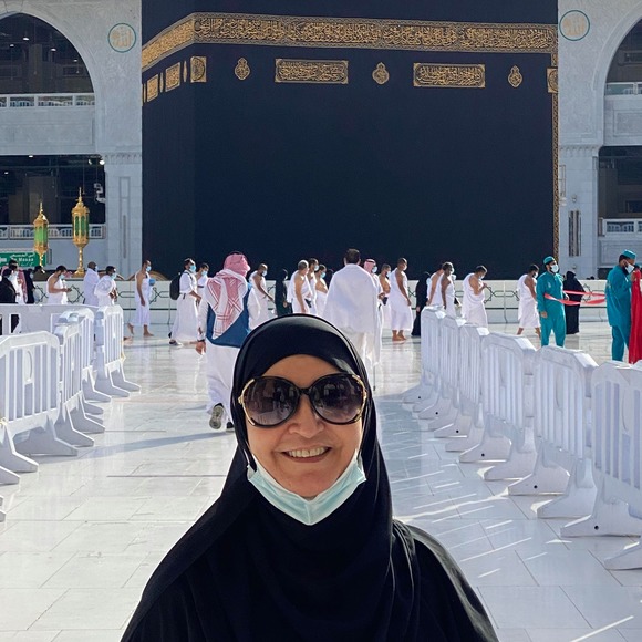 Profile Picture of Sahar Barayan (@drsbarayan) on Poshmark