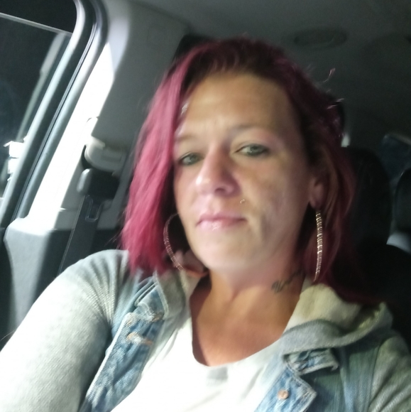 Profile Picture of Amanda Jenkins (@amandajenkin572) on Poshmark