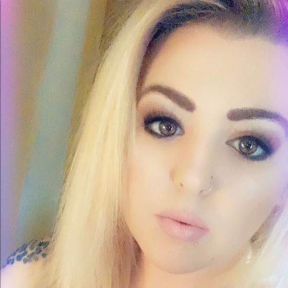 Profile Picture of Darilyn Berray (@inkedmommi06) on Poshmark