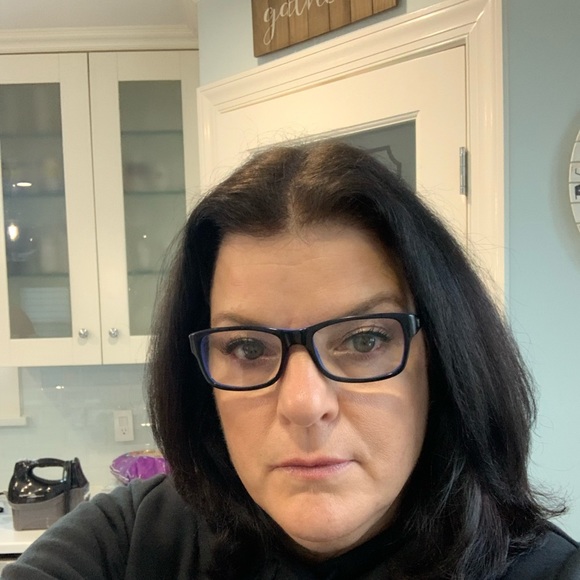 Profile Picture of Deborah Benoit (@6315149613) on Poshmark