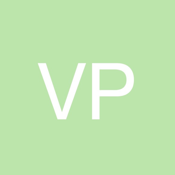 Vivian Papenberg - Poshmark Profile Picture of Vivian Papenberg (@vivpappy) on Poshmark