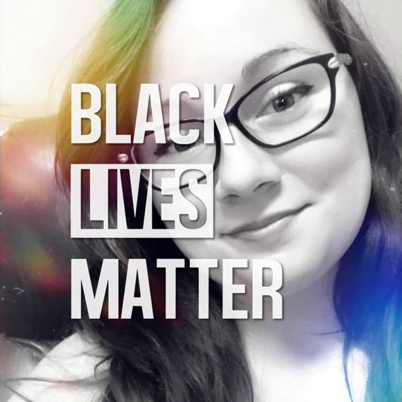 Profile Picture of Cephia Blackwell (@cephialee) on Poshmark