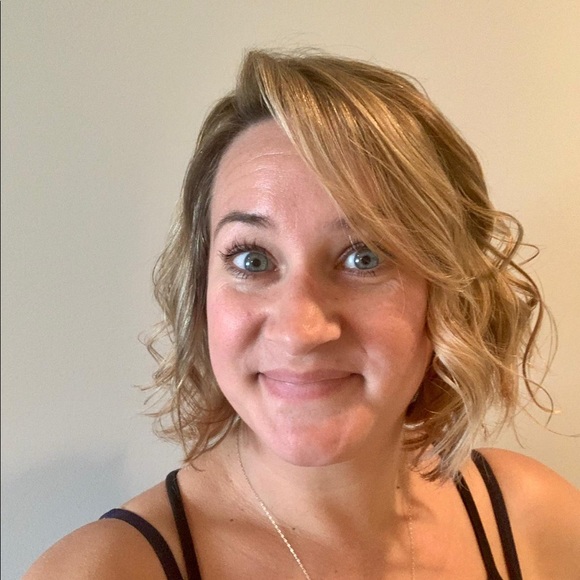 Profile Picture of Ami Stewart (@british_ami) on Poshmark