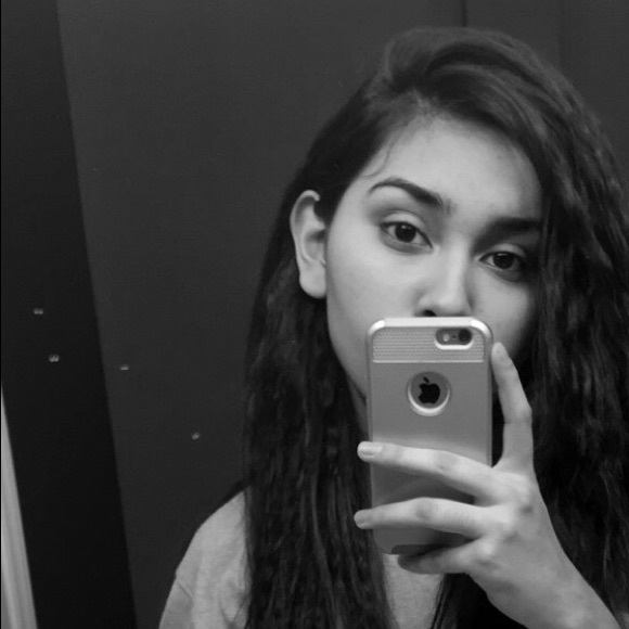 Profile Picture of Lily Ruiz (@gnarly4u) on Poshmark