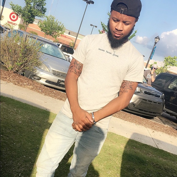 Profile Picture of Anthony Roberts (@ant1020) on Poshmark