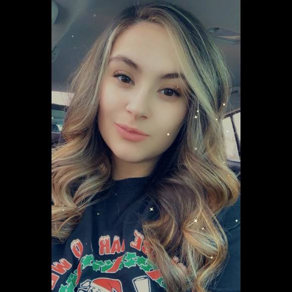 Profile Picture of Kylee Jordan (@kyleejordan22) on Poshmark