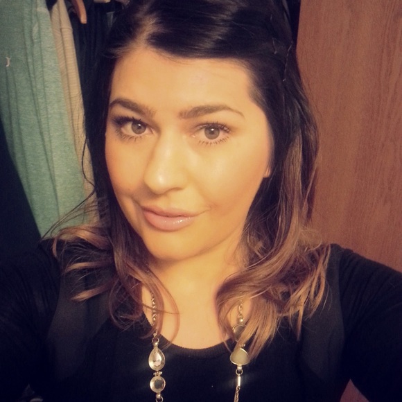 Profile Picture of Suada Avdic (@savdic) on Poshmark