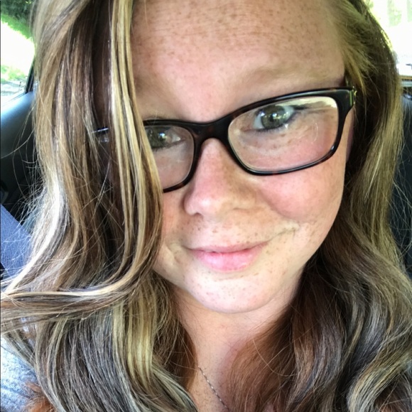 Profile Picture of Kayla Claypoole (@kmk2620) on Poshmark