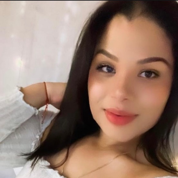 Profile Picture of Pamela Alvarez (@pamela0617) on Poshmark