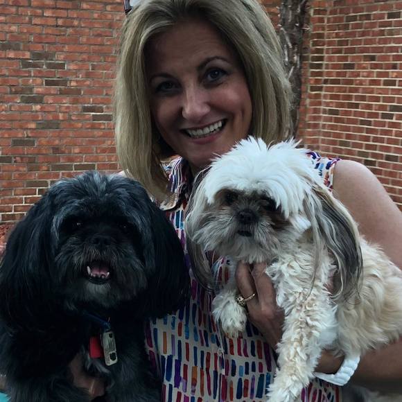 Profile Picture of Diane Turok (@dianemturok) on Poshmark