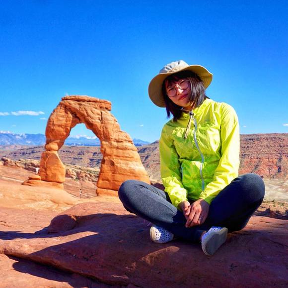 Profile Picture of Danlin Hou (@houdanlin) on Poshmark