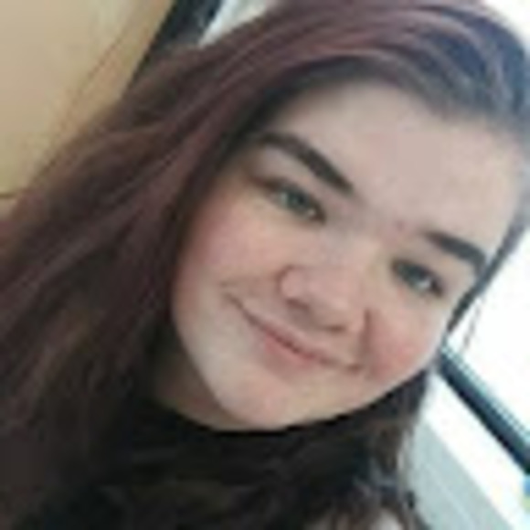 Profile Picture of Ericha Grell (@erichag03) on Poshmark