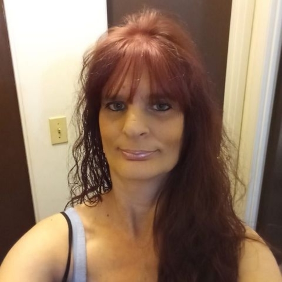 Profile Picture of Kim Parsley (@angelbrattkp) on Poshmark