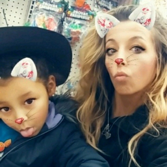 Profile Picture of Tricia Vicchio (@trishtrish77) on Poshmark