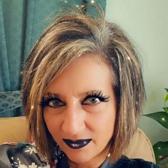 Profile Picture of Dawn Goodman (@ca12nd34) on Poshmark