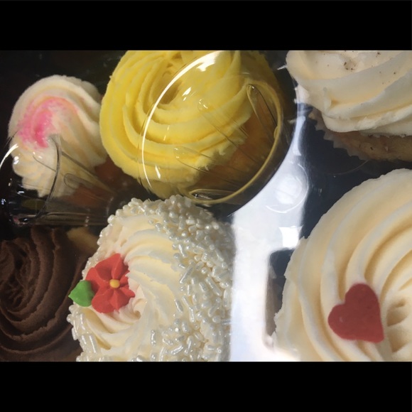 Profile Picture of Alexcia Davis (@alexciadavis) on Poshmark