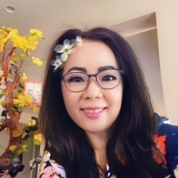 Profile Picture of Kim Lam (@kimlamnguyen) on Poshmark