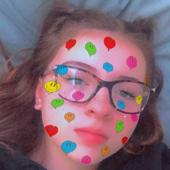 Profile Picture of Mackenzie Curtis (@kenziejade69) on Poshmark