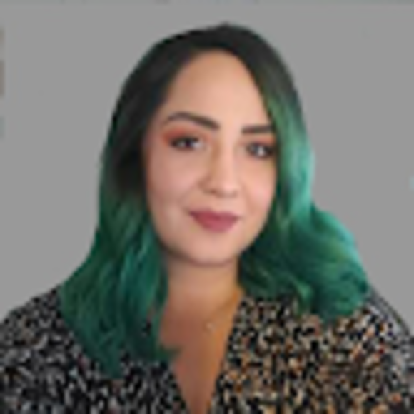 Profile Picture of Dana Pankow (@danadame007) on Poshmark